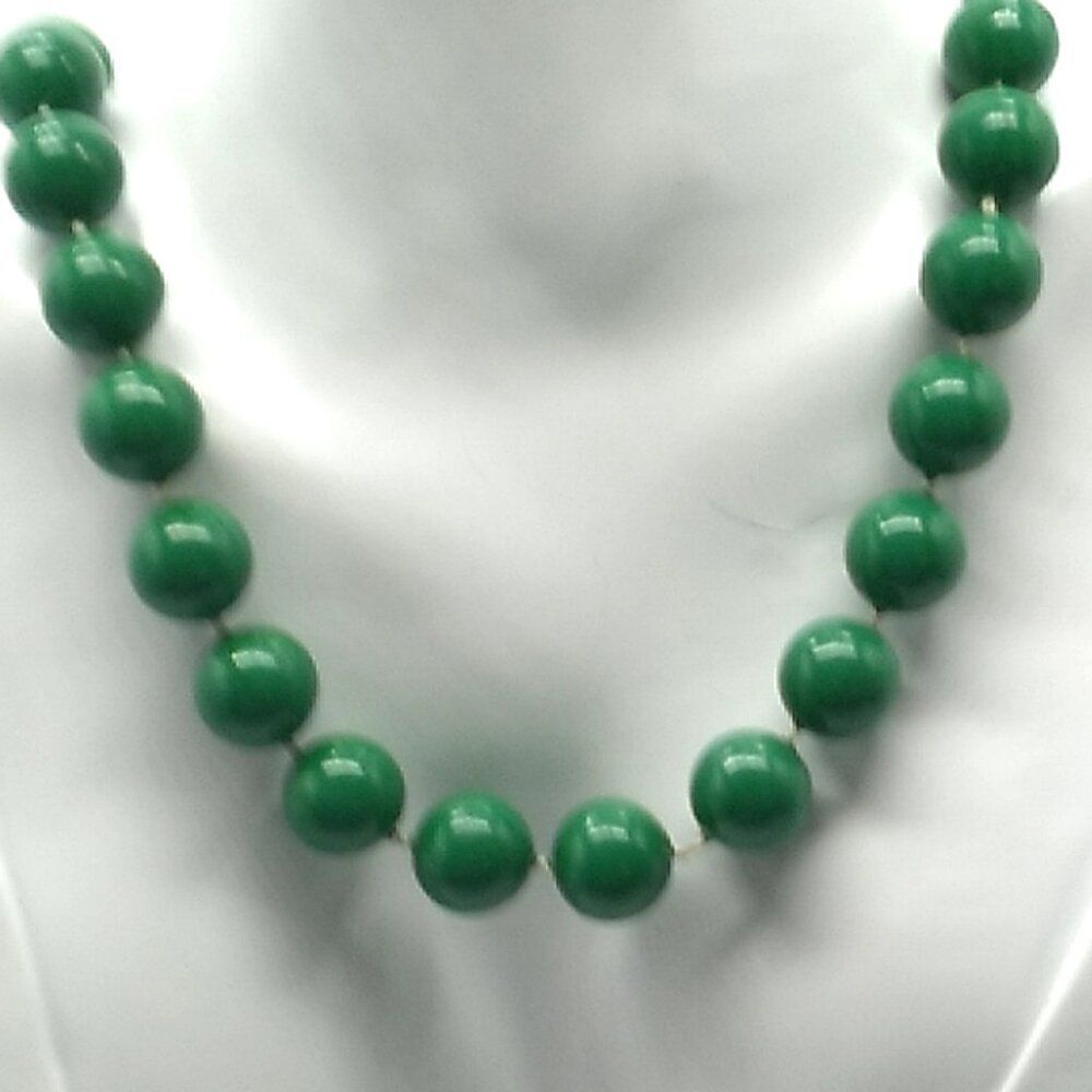 Vintage Hong Kong Green Beaded Plastic Choker Necklace Shepherd's Hook Clasp